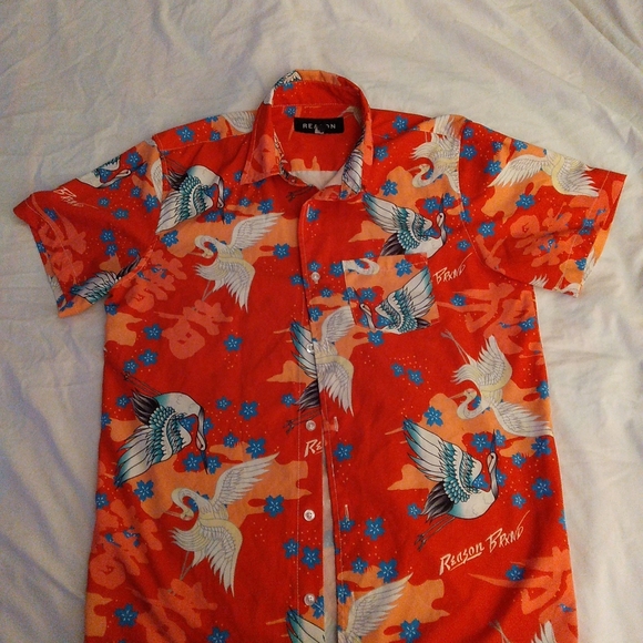 Reason, Medium,Red - Picture 3 of 3